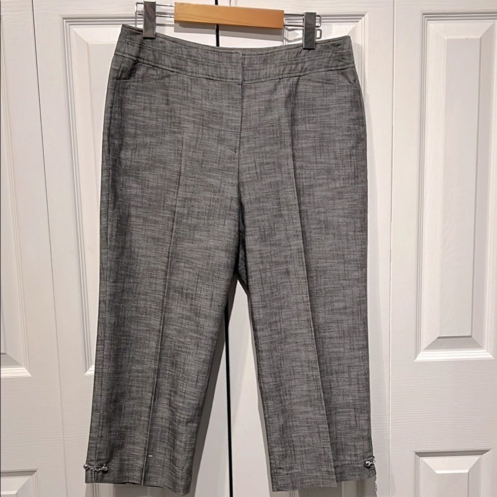Larry Levine Grey Cropped Pants Size 8